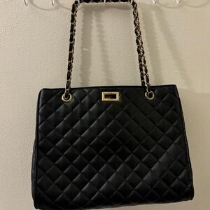 Elegant Black Quilted Chain Shoulder Bag